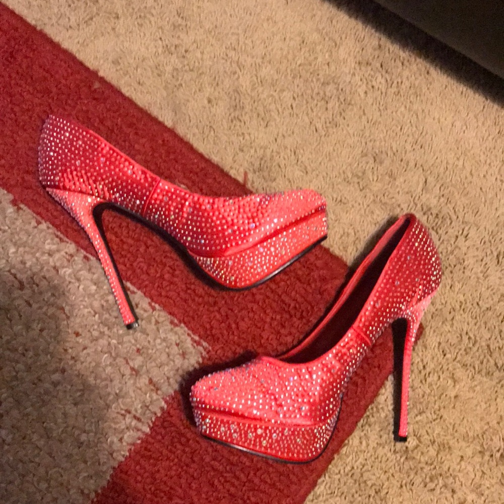 Red Rhinestoned Stilettos 👠✨